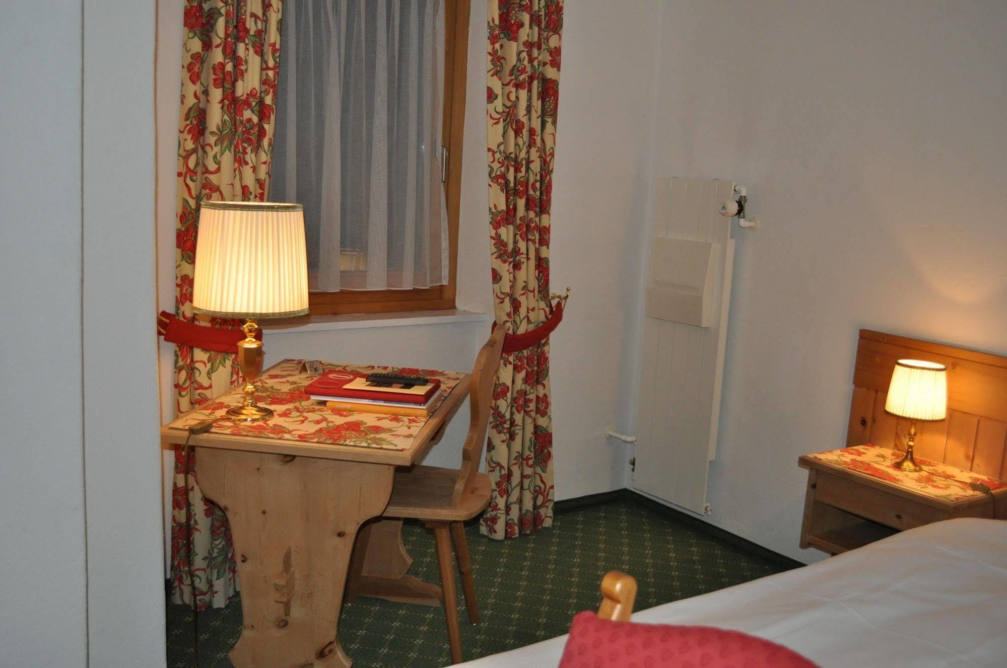 Hotel Bernina Pontresina Extérieur photo